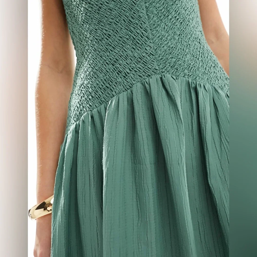 ASOS DESIGN full skirt midi crinkle sundress in green - Picture 4 of 7